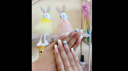 Holly Nails