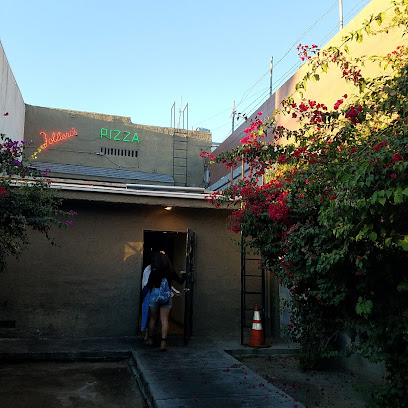 Folliero's Italian Food and Pizza, Los Ángeles