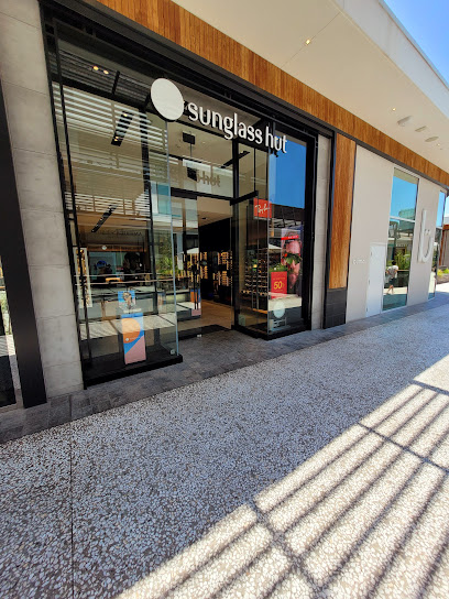 Sunglass Hut