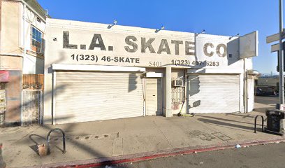 DIY Rooftop Skatepark