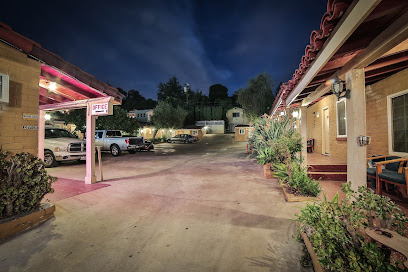 El Patio Inn - Near Universal Studios (1.5 mi)